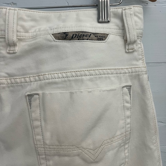 Diesel Safado Wash 0811G Regular Slim Straight White Jeans 28x27, $279 MSRP - Picture 10 of 16